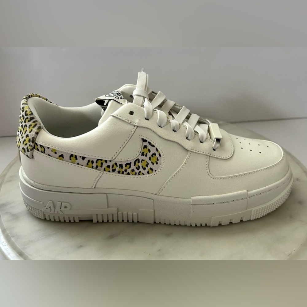 BRAND NEW IN BOX Nike Air Force 1 Pixel SE - WOMENS Size 9.0 US - leopard print